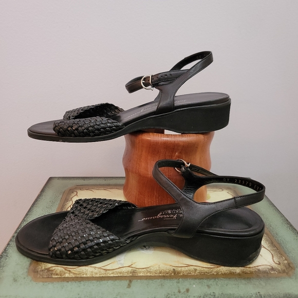 Salvatore Ferragamo Black Woven Leather 1 Inch Wedge Sandal Size 7 1/2 - Picture 4 of 12